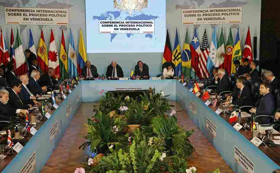 Es deber de la comunidad internacional no caer presa de necesidades perentorias y trabajar en pro de un cambio político en Venezuela
