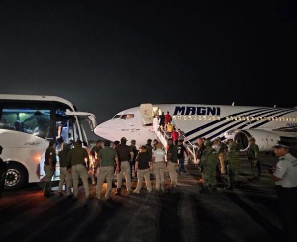 La devolución de venezolanos a su tierra natal ocurre con aquellos que entraron ilegalmente por la frontera con México y que no poseen una base legal.