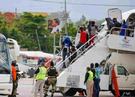 Los venezolanos que crucen de manera ilegal la frontera sur y carezcan de una base legal para permanecer en Estados Unidos serán elegibles para ser deportados, de acuerdo a altos funcionarios del Gobierno.