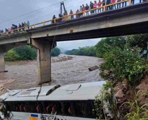 El accidente se produjo en Honduras donde murieron cuatro personas y hay más de 20 heridos, en su mayoría venezolanos.