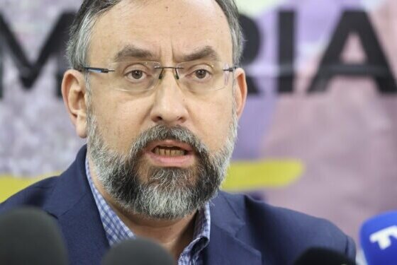 Se ordena a la “Comisión Nacional de Primaria”, de conformidad con el artículo 184 de la Ley Orgánica del Tribunal Supremo de Justicia, remitir a este órgano judicial los Antecedentes Administrativos