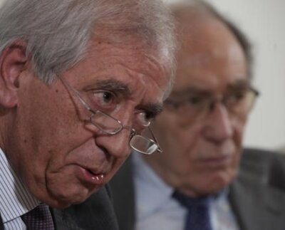 Francisco cambió la ley sigilosamente durante la investigación para beneficiar a los fiscales y luego la volvió a modificar para permitir que un cardenal fuese juzgado.