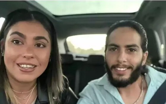 Una larga fila de israelíes con familiares desaparecidos serpenteaba frente a una comisaría de policía en el centro de Israel para proporcionar a los investigadores muestras de ADN