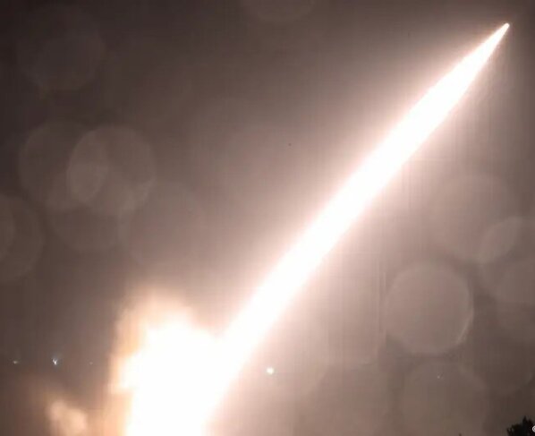 Creemos que estos ATACMS darán un impulso significativo a la capacidad ucraniana en el campo de batalla sin afectar nuestra preparación militar estadounidense”,