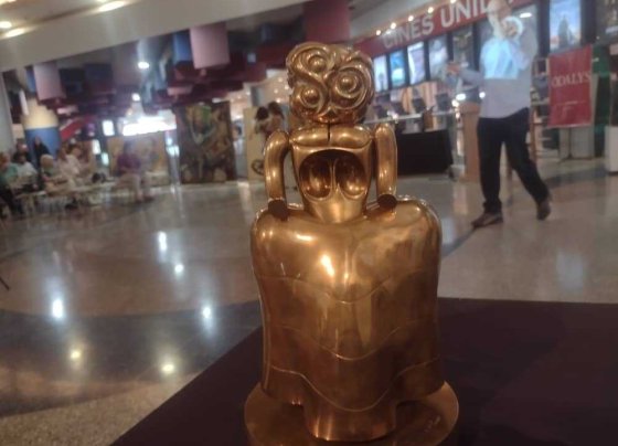 Odalys manifestó: "ha sido un trabajo duro de 40 años en el arte de mucho tropiezos y aciertos" y aqui estamos dando lo mejor de nosotros para continúar trabajando por el arte venezolano y del mundo.