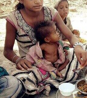 En 28 países viven 700 millones de personas y casi la mitad de ellos en extrema pobreza. La gente muy pobre está acostumbrada al abandono de sus propios gobiernos que suelen tener otras prioridades.