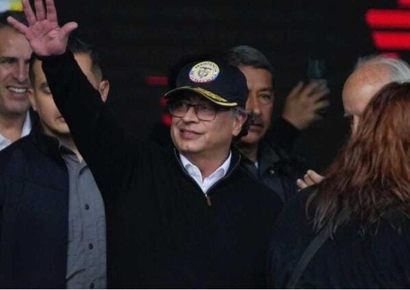 Si hay que suspender relaciones exteriores con Israel las suspendemos. Al presidente de Colombia no se le insulta.