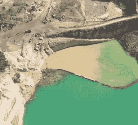 La minería de oro y minerales en y cerca de los ríos de los trópicos está degradando las vías fluviales en 49 países según un estudio dirigido por Dartmouth.