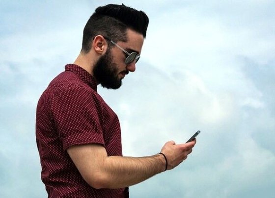 Ofrecen un contrato de un año y un sueldo mensual equivalente a 2.040 dólares y 15 días de vacaciones los primeros seis meses.