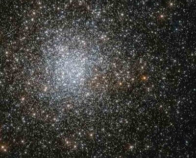 La galaxia de origen es la más antigua y más lejana que cualquier otra fuente FRB detectada hasta la fecha y probablemente dentro de un pequeño grupo de galaxias en fusión".