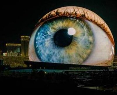 En su interior se encuentra un estadio con capacidad para 18.000 personas y que estará conectado por una pasarela peatonal con el complejo turístico Venetian.