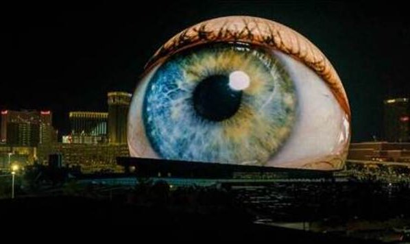 En su interior se encuentra un estadio con capacidad para 18.000 personas y que estará conectado por una pasarela peatonal con el complejo turístico Venetian.