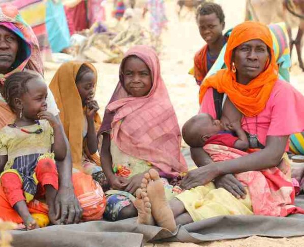 El conflicto que se extiende a casi todo el país ha destruido hospitales, escuelas y otra infraestructura básica, además de generar escasez de alimentos y el desplazamiento masivo de población.