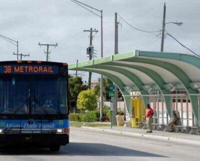 El Departamento de Transporte del Condado Miami-Dade está buscando nuevos empleados. Las autoridades del condado colgaron avisos en Facebook, para hacerle promoción al puesto de conductor de autobús