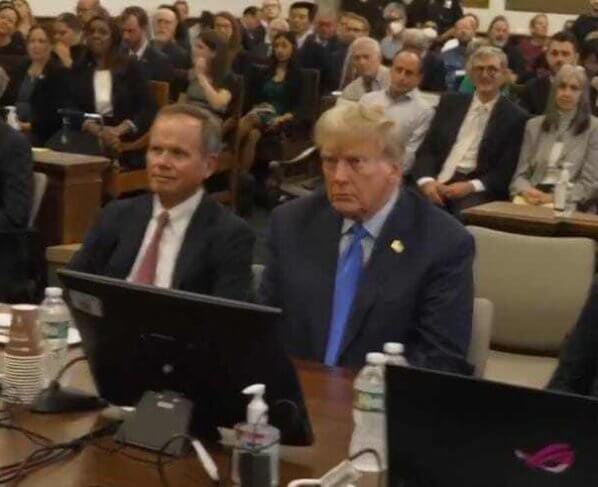 El expresidente entró en la Corte Suprema junto a sus hijos Donald Jr. Eric y otros socios acusados de inflar el valor de los activos de la empresa para obtener ventajas económicas.