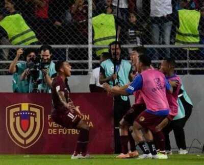 Yeferson Soteldo protagonizó la jornada de ensueño que despertó más la ilusión mundialista de una Venezuela que vapuleó el martes 3-0 a Chile