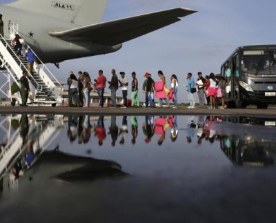Caracas tomó una decisión independiente de habilitar las repatriaciones indicó Blas Nuñez-Neto encargado de la política fronteriza del Departamento de Seguridad Nacional.