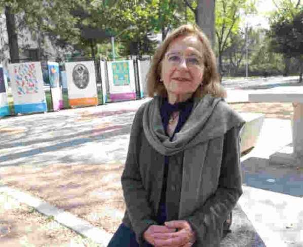 La física mexicana Ana María Cetto plantea que la región puede y debe rebelarse ante la privatización de la ciencia y apostar por iniciativas que pongan a la ciencia y sus resultados accesibles a todo público.