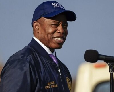 Nueva York demandó a 17 empresas de autobuses que transportaron migrantes desde Texas. La demanda supera los 700 millones de dólares.