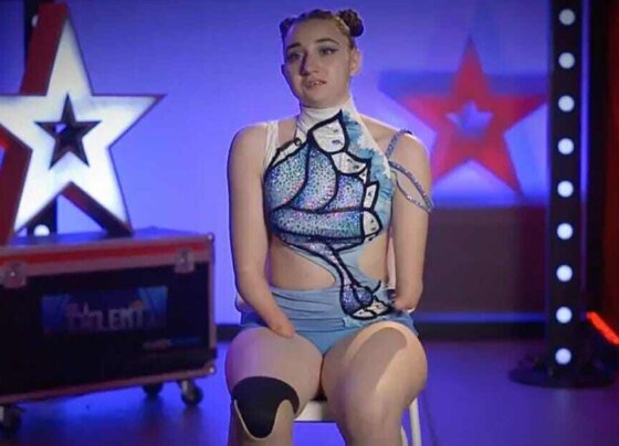 La joven nació sin manos y sin la pierna derecha, pero eso no la ha frenado para conseguir aprender pole dance, porque simplemente le había encantado.