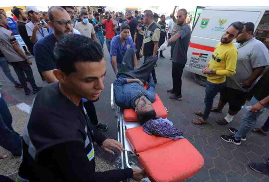 Las autoridades sanitarias de la Franja de Gaza informaron la muerte de al menos 10.818 personas, como consecuencia de los bombardeos israelíes sobre el enclave palestino