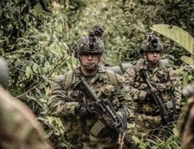 Estas razones dejan al descubierto lo que encubre tanto discurso contradictorio. Solamente dejan ver un estilo arrogante y equivocado.