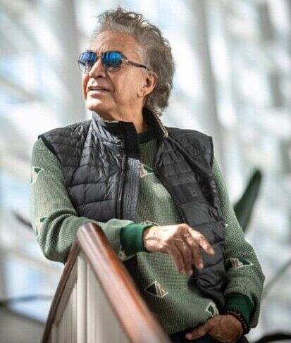 Rodríguez deleitará a sus fanáticos con un espectáculo inolvidable presentado en un formato sinfónico inmersivo y estará acompañado por la Sinfónica del Doral, dirigida por Carolina de León.