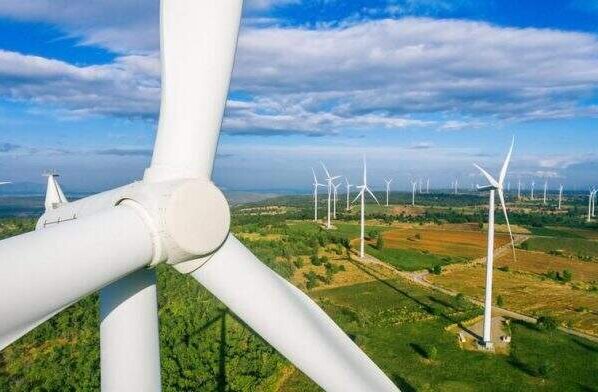 En la actualidad, casi el 30% de la electricidad mundial procede de energías renovables. Para 2050, el 90% de la electricidad mundial debería proceder de energías renovables.