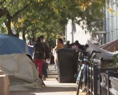 Decenas de miles de inmigrantes que han llegado a Estados Unidos están sometidos a barreras y dificultades para encontrar tratamiento para problemas de salud nuevos o crónicos.