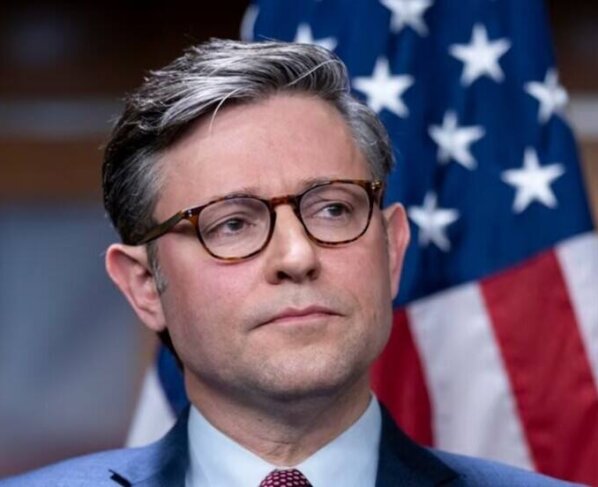 El presidente de la Cámara de Representantes de Estados Unidos, Mike Johnson, respaldó el martes a Donald Trump para la presidencia,