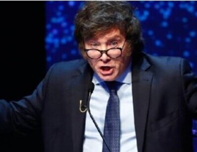 Milei respondió a Maduro y lo calificó de empobrecedor. Maduro calificó a Milei como un error fatal en la historia de Argentina.