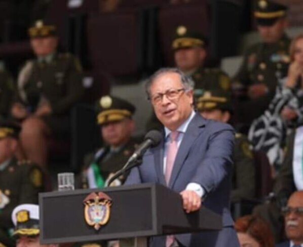El presidente de Colombia, Gustavo Petro, afirmó que la decisión de iniciar la negociación de paz con las disidencias de las Fuerzas Armadas Revolucionarias de Colombia FARC fue “prematura”.