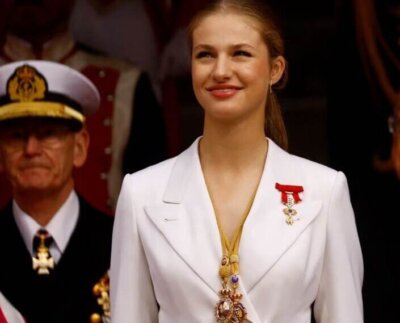Leonor de Borbón Ortiz, princesa de Asturias, prestó juramento ante el parlamento español al cumplir 18 años y ser investida como heredera oficial del trono.