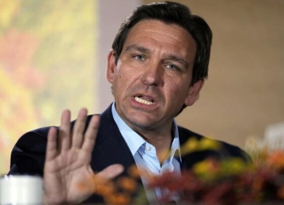 El gobernador de Florida, Ron DeSantis, acusó a Donald Trump de cobardía por negarse a participar en los debates republicanos.