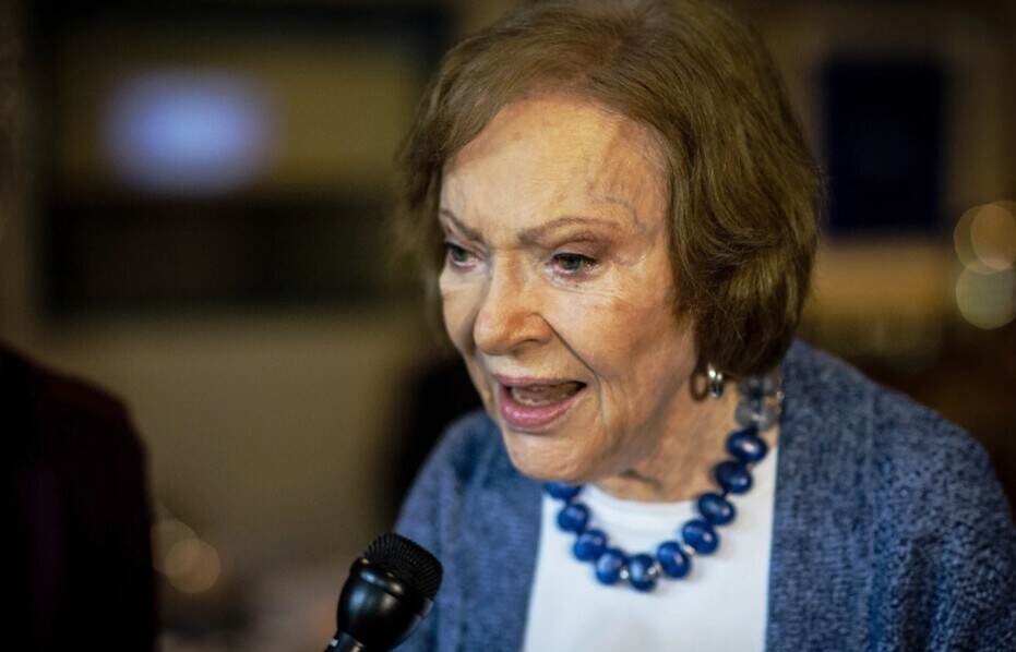La ex primera dama Rosalynn Carter se encuentra en cuidados paliativos en su casa en Plains, Georgia, uniéndose al ex presidente Jimmy Carter, quien ha estado recibiendo cuidados al final de su vida, anunció su familia.