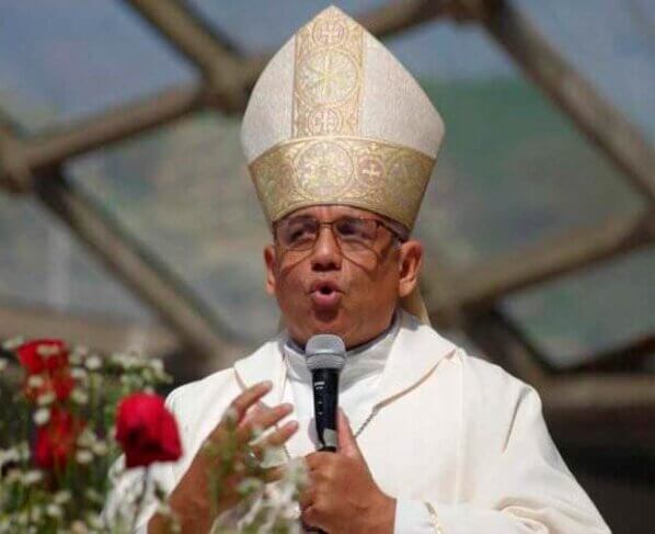 La Oficina de Prensa de la Santa Sede informó que el Santo Padre nombró a Monseñor Víctor Hugo Basabe, nuevo Arzobispo Metropolitano de Coro, Venezuela.