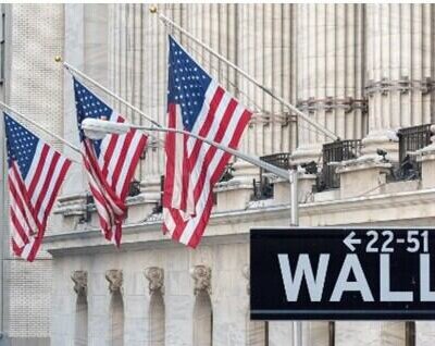 Wall Street subió bruscamente el pasado viernes, manteniendo a noviembre en camino de ser uno de sus mejores meses del año, mientras las empresas continuaron obteniendo mejores ganancias para el verano de lo esperado.