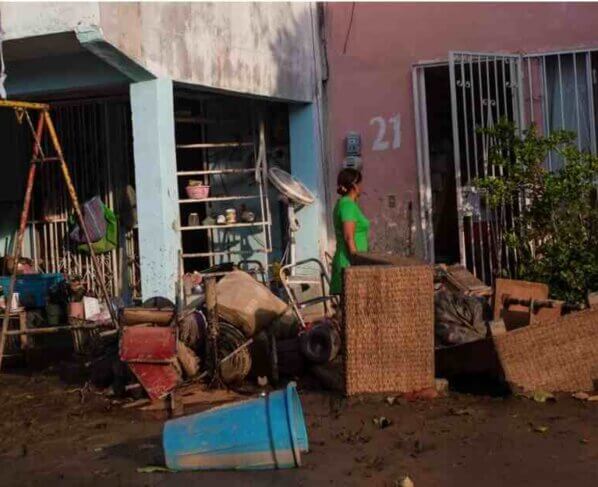 Las autoridades mexicanas confirmaron que el paso del huracán Otis por el estado de Guerrero, en el sur del país, causó 46 muertes, mientras que 58 personas siguen desaparecidas.