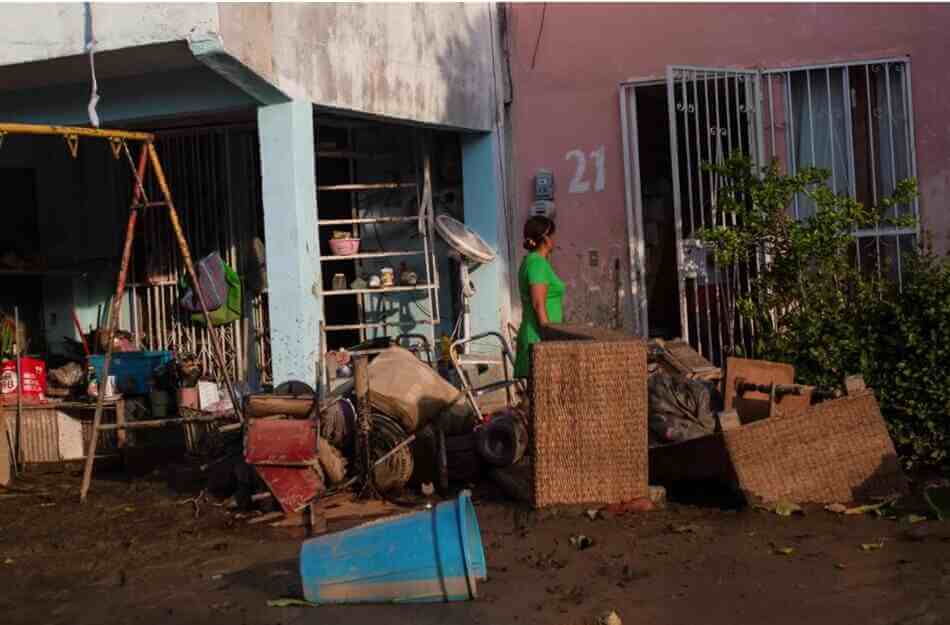 Las autoridades mexicanas confirmaron que el paso del huracán Otis por el estado de Guerrero, en el sur del país, causó 46 muertes, mientras que 58 personas siguen desaparecidas.