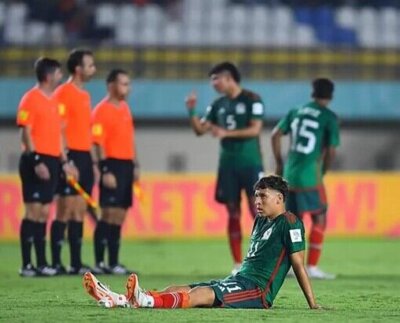El combinado mexicano jugó con un jugador más desde el minuto 39 pero no pudo sacar rédito a esta ventaja numérica y acabó igualando a dos.