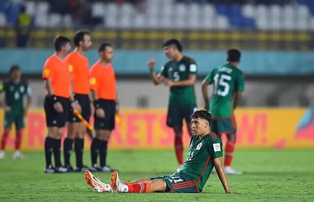 El combinado mexicano jugó con un jugador más desde el minuto 39 pero no pudo sacar rédito a esta ventaja numérica y acabó igualando a dos.