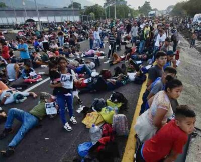 Los migrantes levantaron el bloqueo que mantuvieron por más de 30 horas en la principal aduana del sur de México.