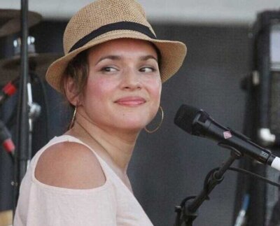 Norah Jones promociona en sus redes sociales un viaje a Cuba para febrero del 2024, que incluye dos conciertos, clases con alumnos de escuelas de arte y una estancia turística