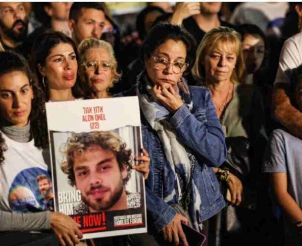 Ningún rehén israelí secuestrado por Hamás será liberado antes del viernes, anunció el jefe del Consejo de Seguridad Nacional israelí