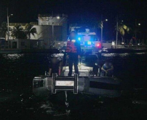 Migrantes venezolanos fueron rescatados en aguas cercanas a las islas de San Andrés, en Colombia. Según las autoridades, pretendían llegar a Centroamérica, pero fueron abandonados y quedaron a la deriva.