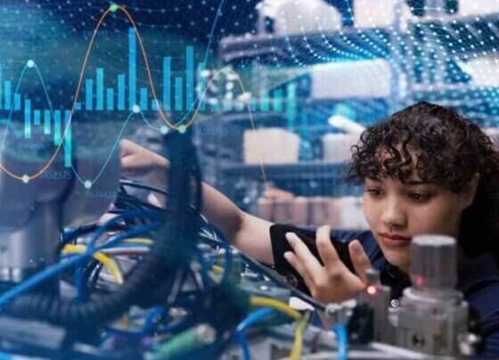 Las empresas presentan Siemens Industrial Copilot, un asistente generativo impulsado por IA, diseñado para mejorar la colaboración entre humanos y máquinas e impulsar la productividad.