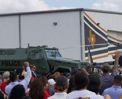 El expresidente Donald Trump recibió el respaldo del gobernador de Texas durante una visita a una comunidad ubicada en la frontera entre Estados Unidos y México