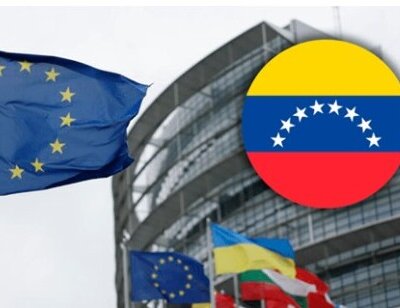 embargo de armas y equipos para la represión interna, así como una prohibición de viajar (al bloque) y una congelación de activos de 54 personas incluidas en la lista