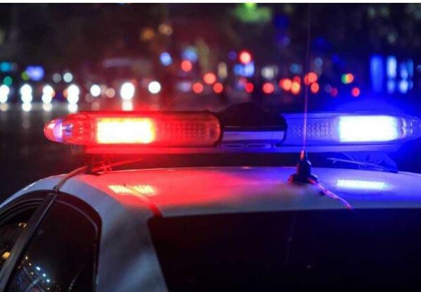 En un escalofriante suceso que ha conmocionado al barrio de Queens, Nueva York, al menos séis personas, incluyendo dos niños, perdieron la vida en un violento ataque perpetrado por un familiar.