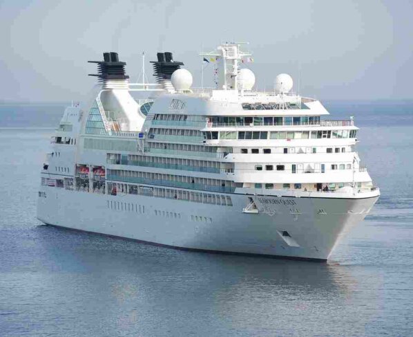 Ataques hutíes a barcos afecta comercio mundial en Mar Rojo y las principales empresas navieras del mundo.